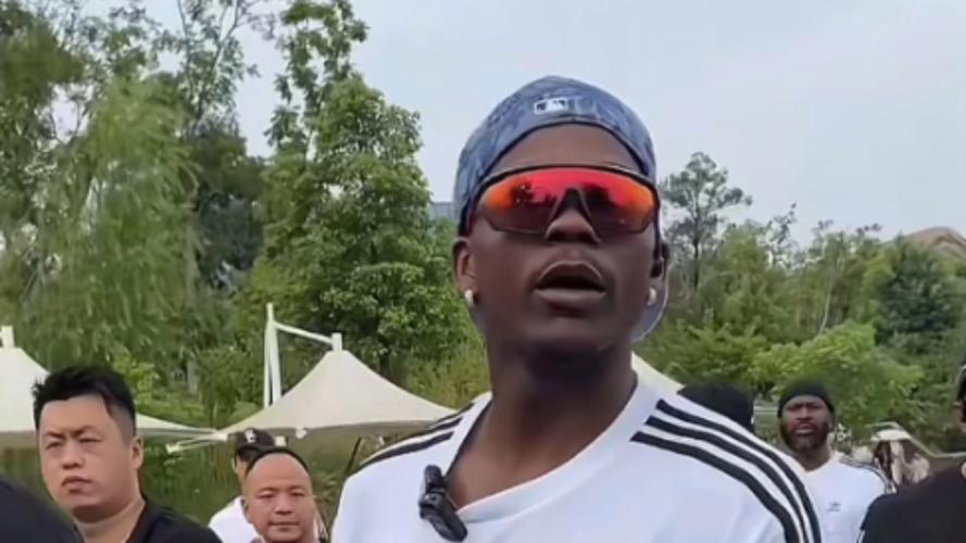 爱德华兹:夏天最美好的时光是中国行 建议每个球员都去中国走走
