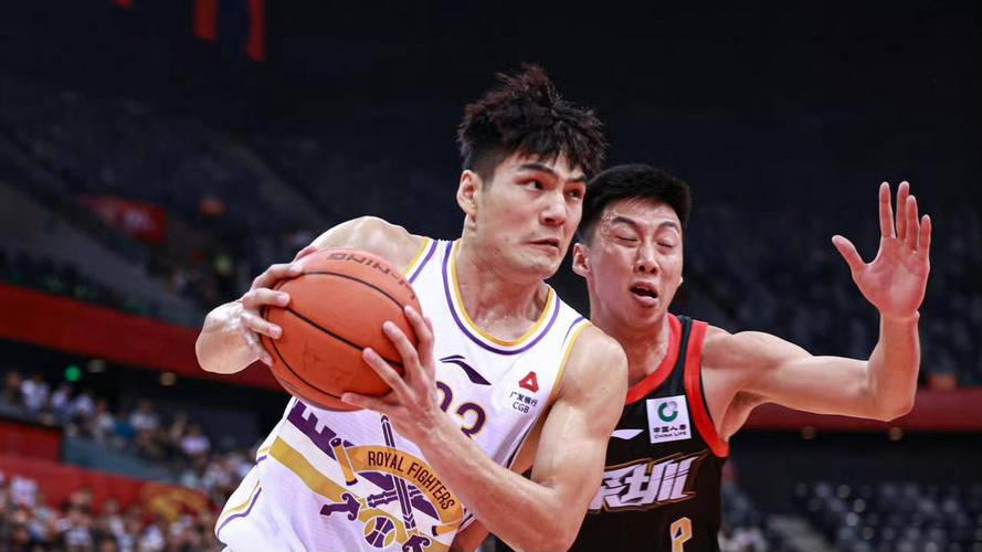 敢打敢拼!陈国豪面对马刺6中3砍下13分 3前场板&罚球7中6