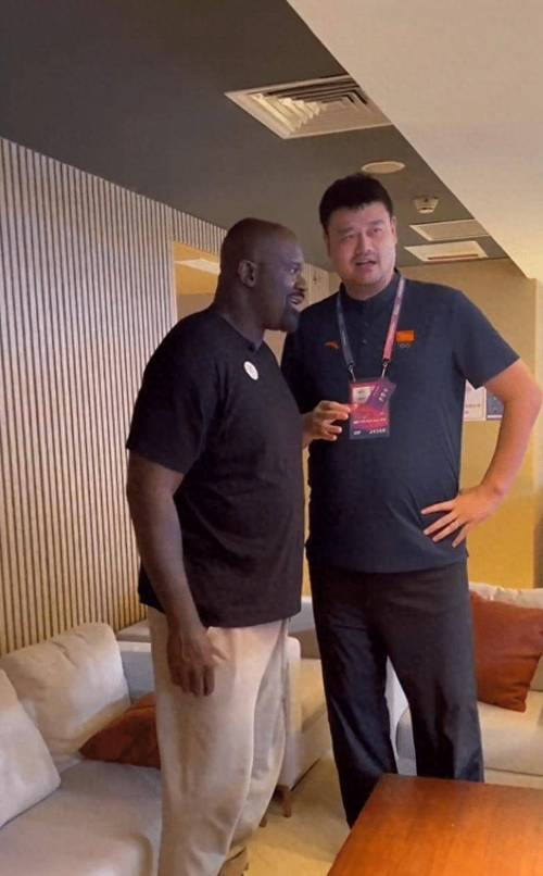 奥尼尔晒与姚明/贝克汉姆/成龙合影:好久不见我的朋友们