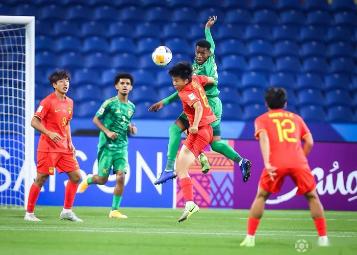 马德兴谈国少0-1印度：球队三天进行三场比赛，体能方面消耗过大