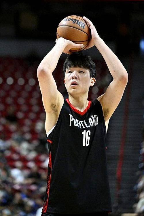 队记：希望杨瀚森VS对方替补中锋时能占据优势 对手可能防不住他