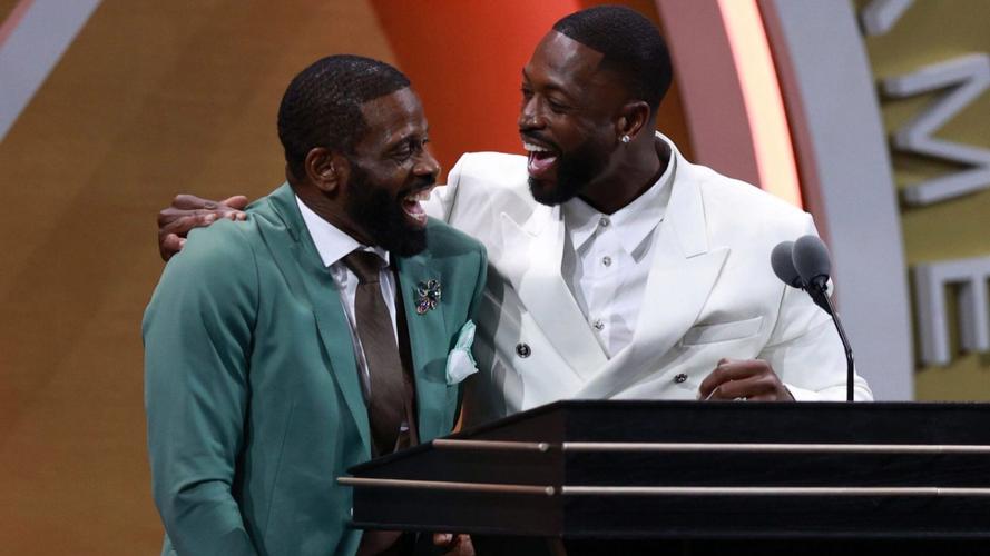 韦德父亲谈韦德名人堂等成就：仍感觉难以置信 感觉很不真实