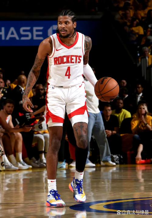 4记三分！凯利：当球队需要时要抓住机会 我要做的是命中空位投篮