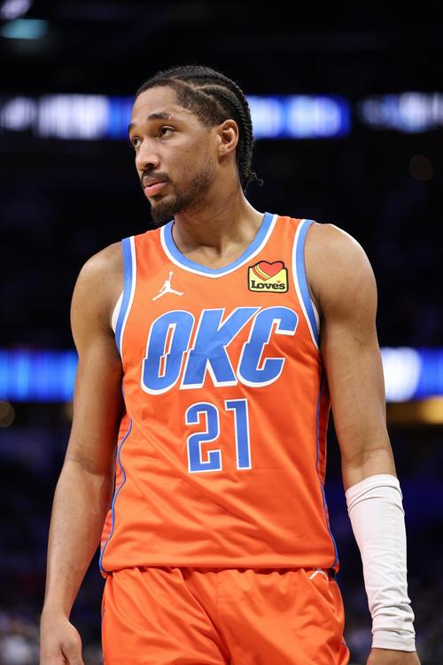 老里：雷霆年轻人愿意投身球队成长 戴格诺特取得的成绩让人惊叹