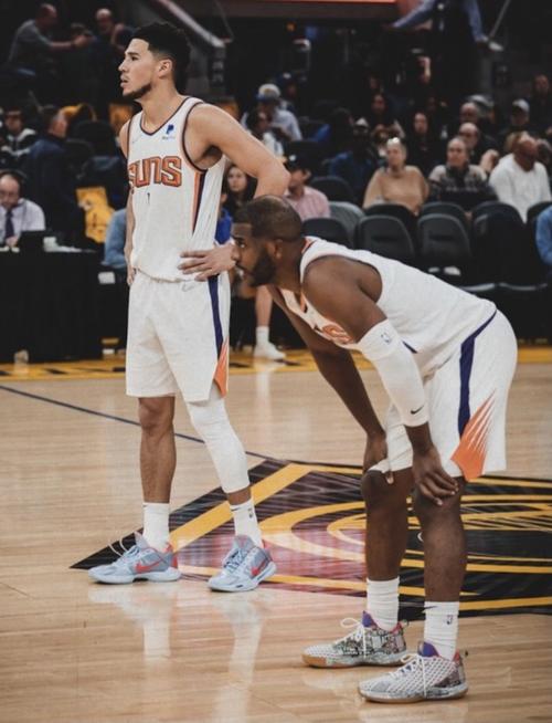 日记：布克训练后进行了额外加练 通常他缺席比赛时才会这么做