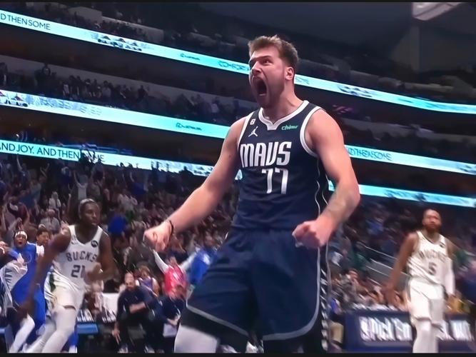 欢迎来到NBA！东契奇梦幻脚步小打大 晃起马卢阿奇成功打2+1