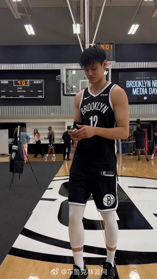 媒体人：小曾身高&技术难在NBA立足 顶级黑人锋线实在是太多了