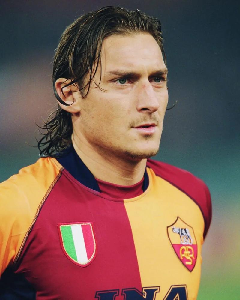 托蒂：离开罗马哭了三周2004年差点去皇马 大罗甚至比梅西更强