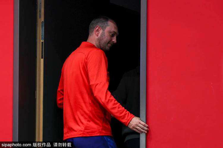 里肯：拜仁目前状态极佳，不过和他们比赛多特并非毫无胜算