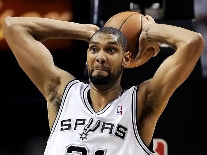 丹尼-格林：邓肯小卡缺阵时我们有体系 但老詹缺阵体系就不一样了