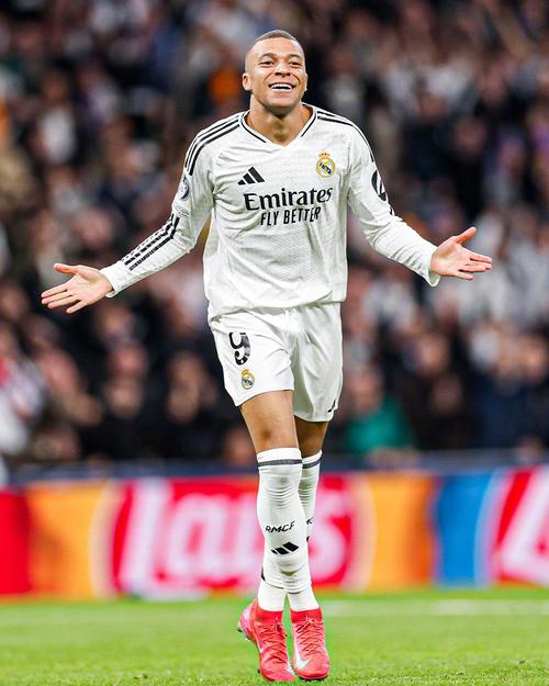 每体：姆巴佩本周五将参加皇马合练，下一轮西甲联赛有望首发出场