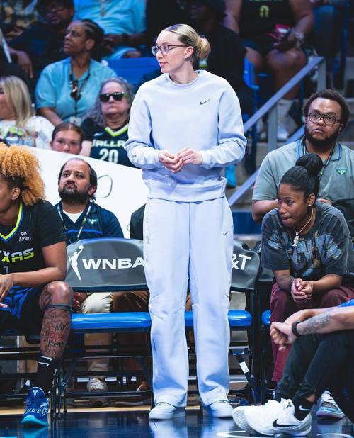 露天看台2026WNBA模拟选秀：飞翼状元签选贝茨 佩奇女友排第4位