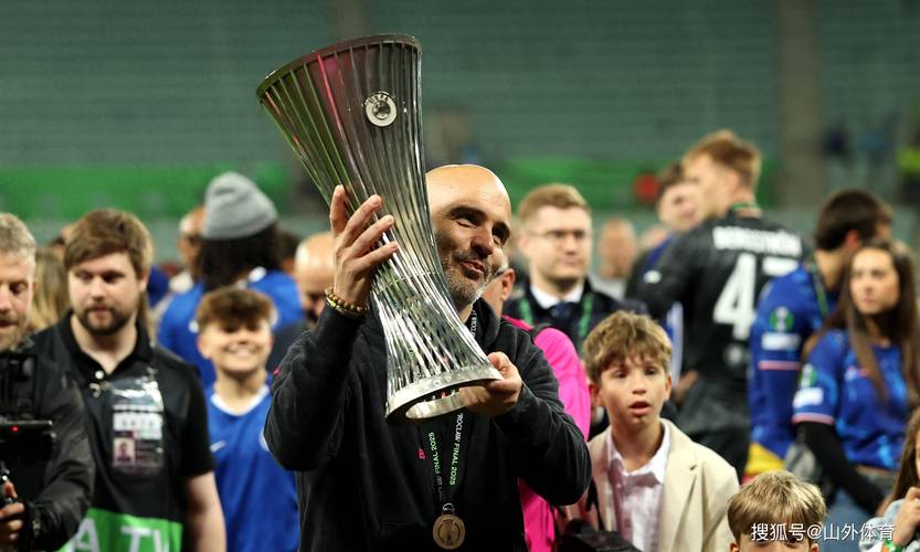 收入1800万英镑！TA：切尔西与一越南公司达成球衣袖标赞助协议