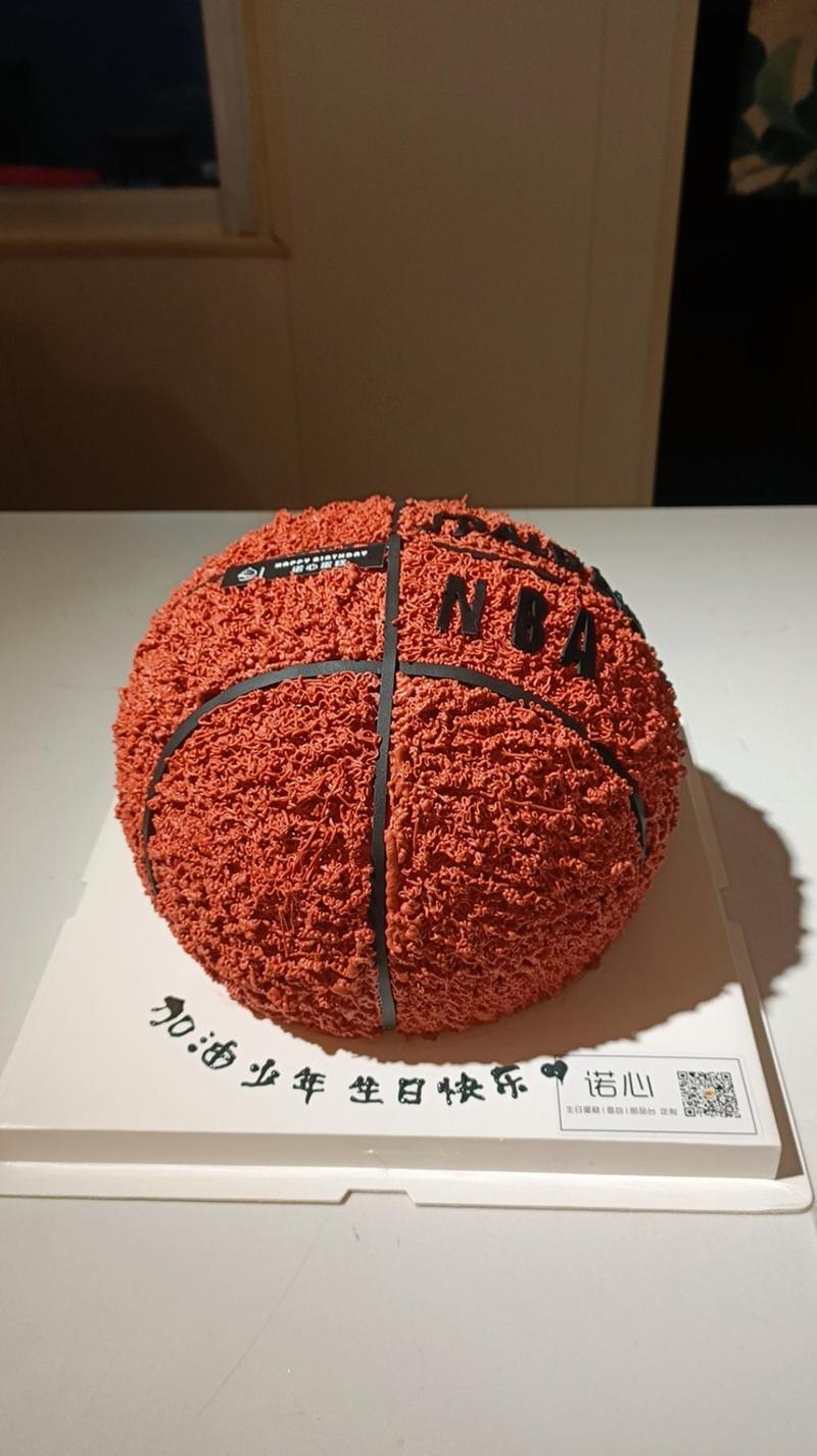 健康打球！NBA官推祝朗佐-鲍尔28岁生日快乐🎂🎂🎂