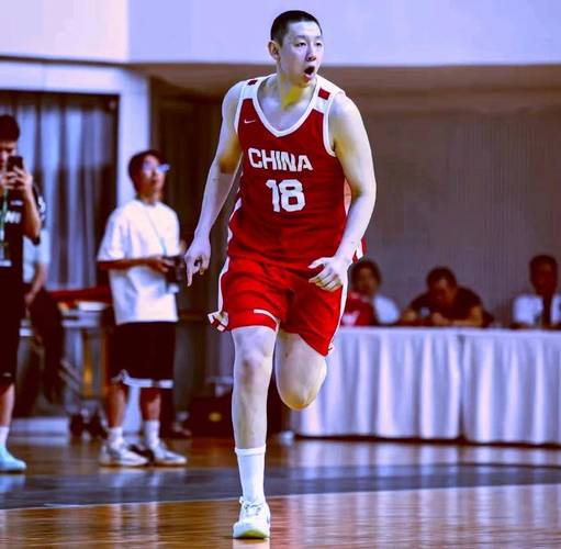 U17青少年篮球联赛男子组最佳得分手：宋远航 最佳三分手：张子一