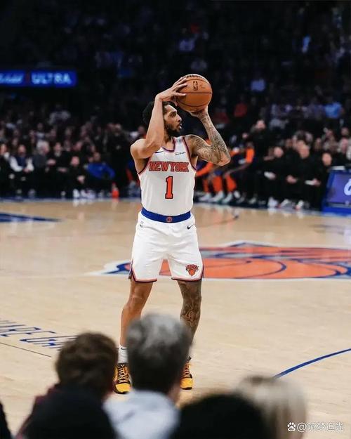 投篮靠谱!4号秀克尼佩尔5记三分球拿下19分3板4助1断