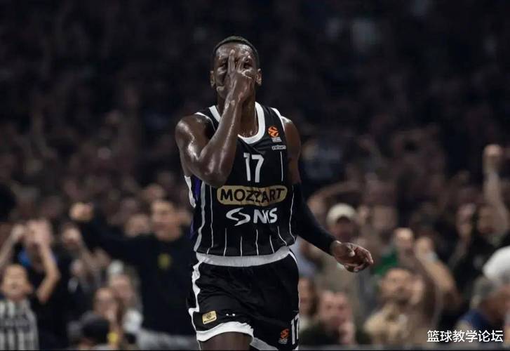 30投16中!克尼佩尔三分命中率53.3% 在出手30+球员里高居第一