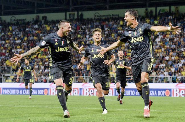 吓了一跳！C罗看到女儿万圣节装扮表情惊讶