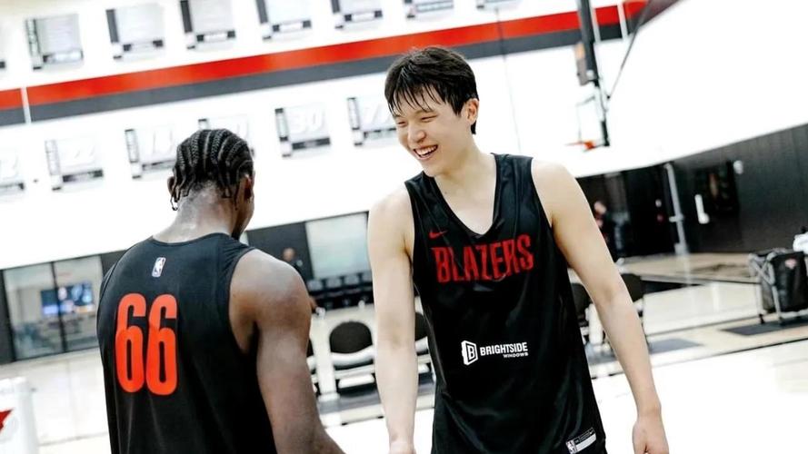 解说：开拓者让杨瀚森去G联盟练练级吧 在一队出场难度越来越大