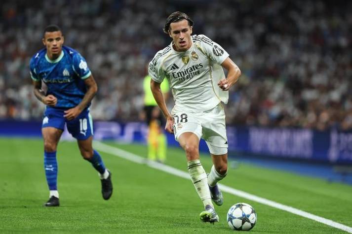 世几左?22岁卡雷拉斯身价左后卫第3 锁死亚马尔+上场献世界波...