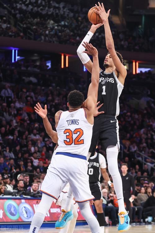 文班亚马：我们错失了很多空位机会 这让对手的防守更有信心了