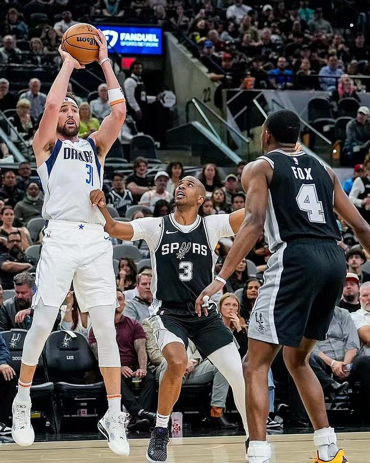 被贬替补!克莱加盟独行侠原因之一是保证首发+28-30分钟上场时间