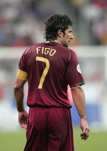 欧足联官方：菲戈、拉基蒂奇成为欧足联儿童基金会董事会成员