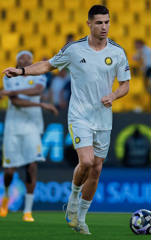 利雅得胜利vs赛哈特海湾首发：C罗、菲利克斯、马内出战 科曼缺阵