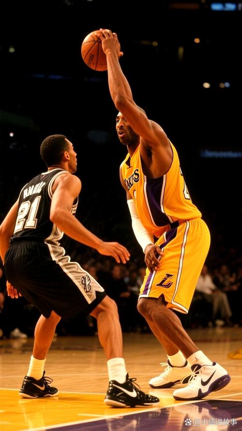 小南斯：詹科有不同的领导风格 科比非常严格老詹接地气开玩笑