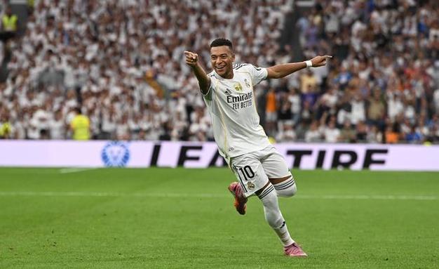 姆巴佩本场数据：4射正4进球+4关键传球，评分10.0全场最高