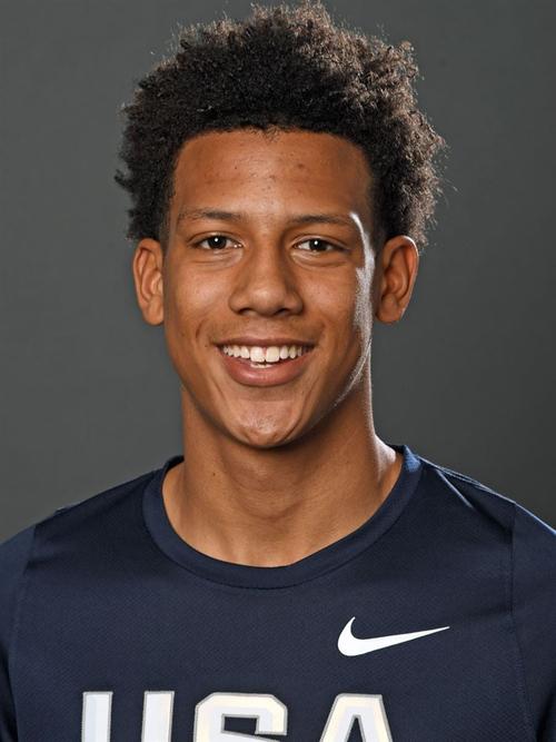 臂展这么长？杰伦·约翰逊试图人缝中直塞 米切尔单臂揽月式抢断