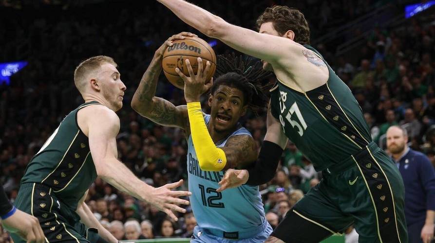 😠踢蛋之恨！华子蹩脚运球掉落 捡起迎着小白瞎扔三分杀死比赛